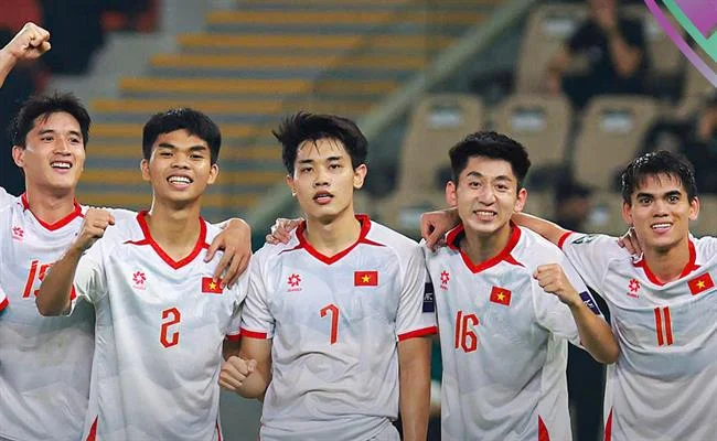 Đội ngũ hỗ trợ khách hàng 24/7 của f1686 đá gà